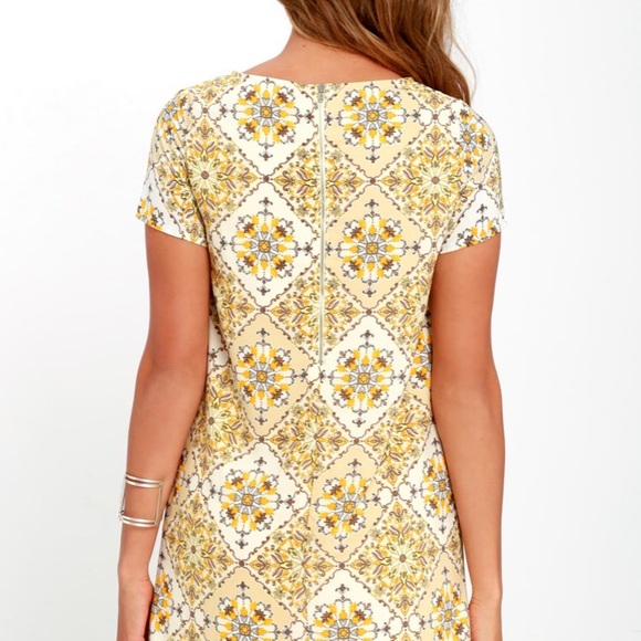 Yellow Lulu’s Dress - Picture 2 of 7